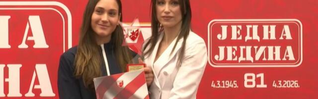 Zvezdine lepotice zasijale na Marakani na rođendan kluba: Predsednica uručila nagradu najboljoj atletičarki