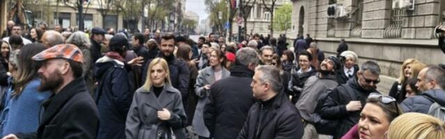 Protest novinarskih udruženja, blizu mesta skupa i Simo Spasić (FOTO)
