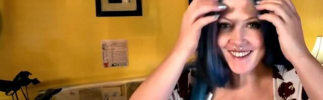 Najveće grudi na svetu: Muškarci otkidaju na nju - bujnim poprsje mami na  greh VIDEO)