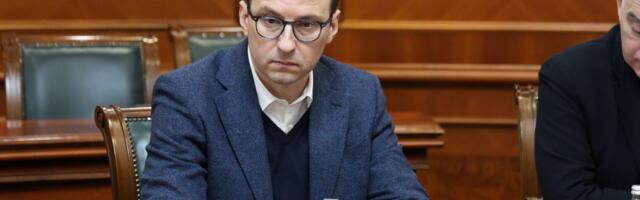 Šolakovi i Kurtijevi mediji na istom zadatku: Petković odgovorio na napade blokaderskih medija (FOTO)