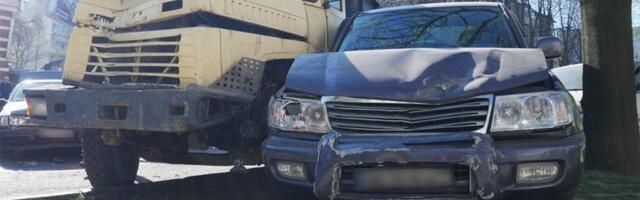 SILOVIT UDES KOD UŽICA! Sudarili se kamion i automobil, stvaraju se kilometarske kolone! (FOTO)