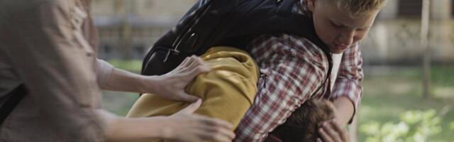 Napali ga iz čista mira: Učeniku petog razreda iz Prokuplja dečaci polomili nos