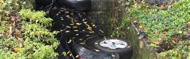 PRONAĐEN AUTOMOBIL KOJI JE SLETEO S PUTA U JEZERO: Pojavile se slike s lica mesta, OD NESTALIH LJUDI NI TRAGA!