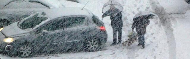 Vozači, pažnja! Kazne do 10.000 dinara zbog snega na autu: Pre sedanja za volan proverite ove 4 stvari