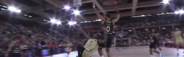 Eli, šta to uradi?! Okobo priredio navijačima najkomičniju scenu u Evroligi ove sezone /VIDEO/