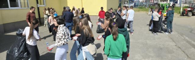 Velika ekološka akcija u Novom Pazaru: uređuju se školska dvorišta i sade stabla