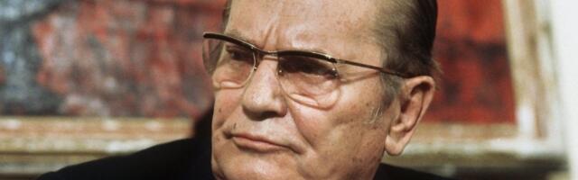 Titova grobnica bez petokrake krije jezivu tajnu: Pred smrt tražio sveštenika, pa usledile misteriozne smrti!