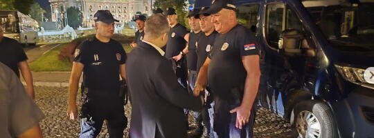 DAČIĆ OBIŠAO POLICAJCE KOJI SU OBEZBEĐIVALI SKUP "SRBIJA, JEDNA PORODICA": Hvala na profesionalizmu, bezbednost građana je prioritet! (FOTO)
