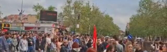 Srednjoškolci sa protesta u NS: Vreme za štrajk, dosta je bilo ćutanja i lupanja u šerpe