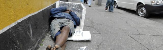 KOJA SU PRAVA BESKUĆNIKA U ITALIJI? Mogu se upisati u matičnoj službi i imati naznačeno mesto za pismenu komunikaciju - evo šta im sve USTAV GARANTUJE