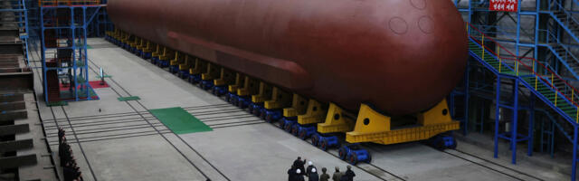 Kim Džong Un obišao gradilište podmornica, najavio „neophodan i brzi” razvoj morskog nuklearnog oružja