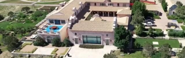 Policija upala na ranč Džefrija Epstina: Tragaju za telima ubijenih devojaka tokom brutalnih seksualnih odnosa, tvrdi se da je eksperimentisao nad ženama