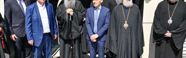 PATRIJARH PORFIRIJE U CENTRU PAŽNJE NA OTVARANJU RUSKOG KONZULATA: Poruke koje su odjeknule Novim Sadom