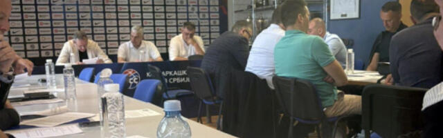 Делегати позвали Човића да поднесе оставку