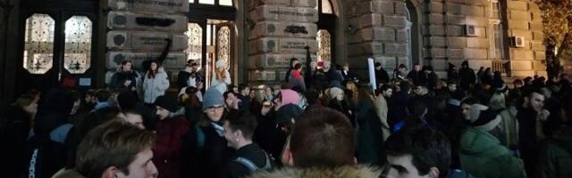 Reprezentativka Srbije stala uz studente na blokadi: "Nema povlačenja!“ (FOTO)