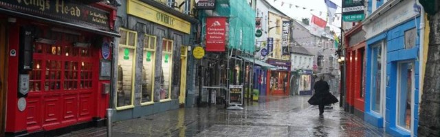 Stroge mere Irske: Ograničeno kretanje, maloprodaja ne radi, pabovi samo dostavu