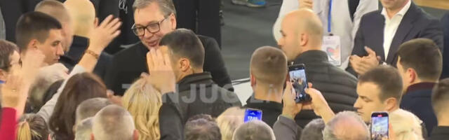 (UŽIVO) Intoniranjem himne počeo veliki narodni skup u Mionici: Obratiće se predsednik Vučić