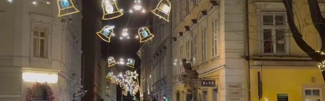 Delije grme u korteu šetaju centrom Graca i traže navijače Šturma: Policija odmah krenula da ih prati