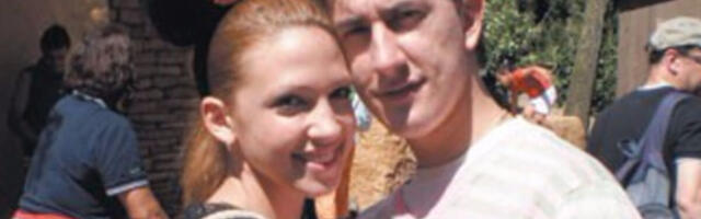 NAKON ŠTO SE SMUVALA SA OŽENJENIM, PROGOVORIO NJEN PRVI DEČKO! Otkrio PRAVO mišljenje o njoj - "ČUDNO JE"