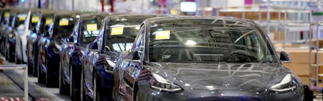 Pariska taksi kompanija obustavila korišćenje Tesla vozila zbog udesa