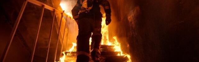 DETALJI TRAGEDIJE U SUBOTICI: Vatrenu stihiju gasilo 11 vatrogasaca -  ispod ruševina našli telo muškarca!