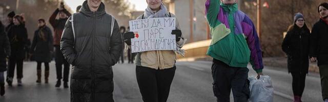 „Neću da mi pare ubijaju drugare“: 15 fotografija sa protesta u Zrenjaninu koje još niste videli
