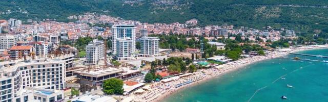 POJAVIO SE UZNEMIRUJUĆ SNIMAK! 30 SEKUNDI UŽASA TOKOM PARASEJLINGA: Kamera zabeležila pad Novosađanke u Budvi! Sa 50 metara se survala u more!