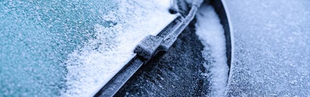 ZLATA VREDAN SAVET ZA VOZAČE! Trik od samo 10 dinara koji će vas osloboditi leda na šoferšajbnama