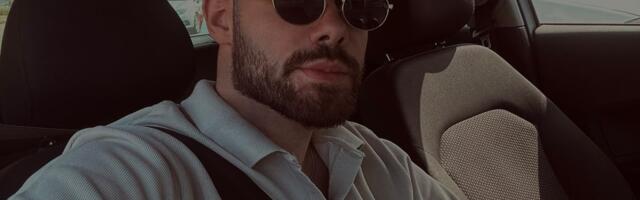 Naš pevač završio u Urgentnom centru! Lekari ga hitno operisali zbog jakih bolova u stomaku