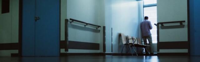 PANIKA U BOLNICI NA KOSMETU! Napadnuti lekari i obezbeđenje - vrisci odzvanjaju hodnikom!