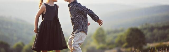 Pitali smo dečije psihologe: kada je prerano za zabavljanje?