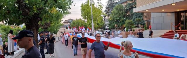 Blokadni antiblokaderi SNS-a u akciji: Novi skup u nedelju u Vranju