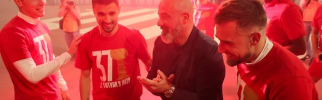Sa Zvezdom slavi i otpisani as - ponašao se kao da želi da pređe u golmane (FOTO/VIDEO)
