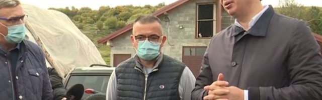 (FOTO) PREDSEDNIK VUČIĆ U SELU DOLIĆE! Posle auto-puta, uradićemo i sve okolne saobraćajnice!