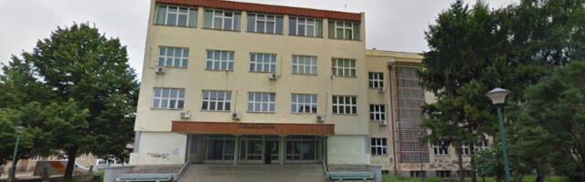 "Celo odeljenje maturanata Leskovačke gimnazije trpi pritiske samo zato što su učestvovali u akciji 16 minuta ćutanja"