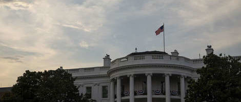 Težak prelazni period za Bidenovu administraciju