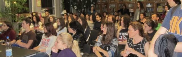 Novogodišnji sajam knjiga u Trinaestoj beogradskoj gimnaziji