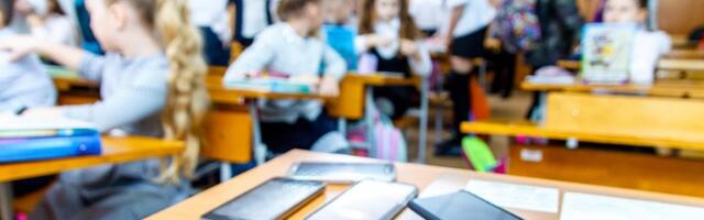 NOVA PRAVILA u učionicama: Evo šta je bio GLAVNI RAZLOG razmatranja zabrane telefona u školama