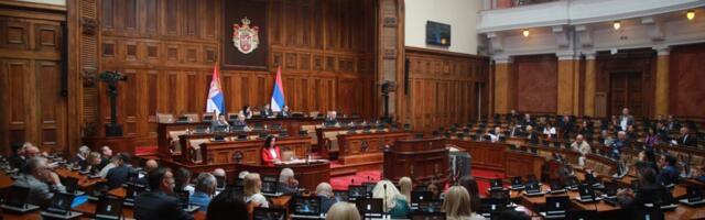 SKUPŠTINA SRBIJE USVOJILA ČETIRI IZBORNA ZAKONA! Usvojene preporuke ODIHR-a, blokaderi ostaju bez glavnog izgovora!