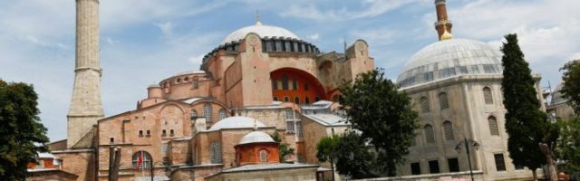 BOSANAC GLAVNI IMAM AJA SOFIJE!  Održao prvu molitvu u njoj još pre njenog PRETVARANJA U DŽAMIJU!