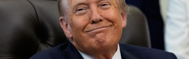 Kako milijarder može da savetuje Amerikance da smanje kupovinu poklona deci za Božić? Bela kuća zanemela