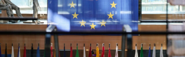 Дмитријев упоредио ЕУ са корњачом: Касне месец дана са реакцијом на кризу