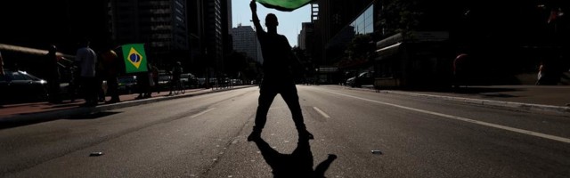 ČEKA SE ODOBRENJE: U Brazil stiglo još milion vakcina iz Kine