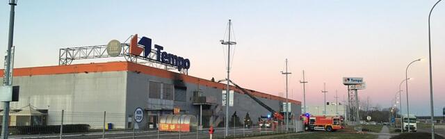 Ugašen požar u Tempu u Novom Sadu, dežuraju vatrogasci, procenjuje se šteta