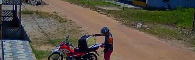 Dostavljač ne zna gde je nestala hrana (VIDEO)