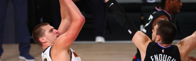 Panika u Denveru: Jokić pod znakom pitanja za treću utakmicu protiv Klipersa