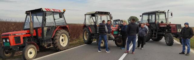 Poljoprivrednici građanima besplatno dele svoje proizvode: Otkup mleka po 40 dinara, u prodavnicama 140