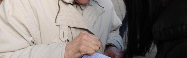 Studenti u akciji „Raspiši pobedu“ skupljaju potpise