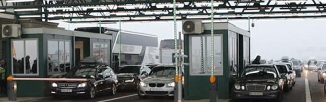 На граничним прелазима возила чекају до четири сата