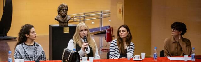 Dame vladaju pozorišnom scenom: Ivana Pančić Dobrodolac i Maja Jelić dobitnice nagrade "Predrag Peđa Tomanović"